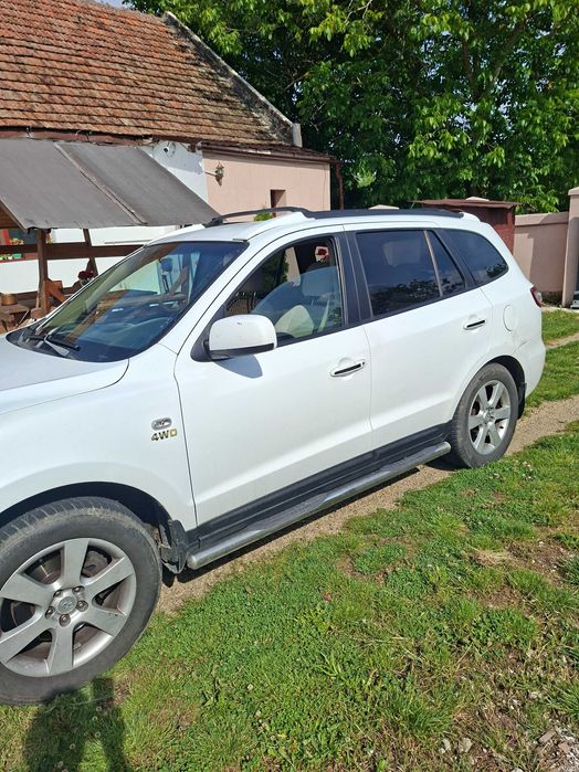 Vand autovehicol marca Hyundai Santa Fe