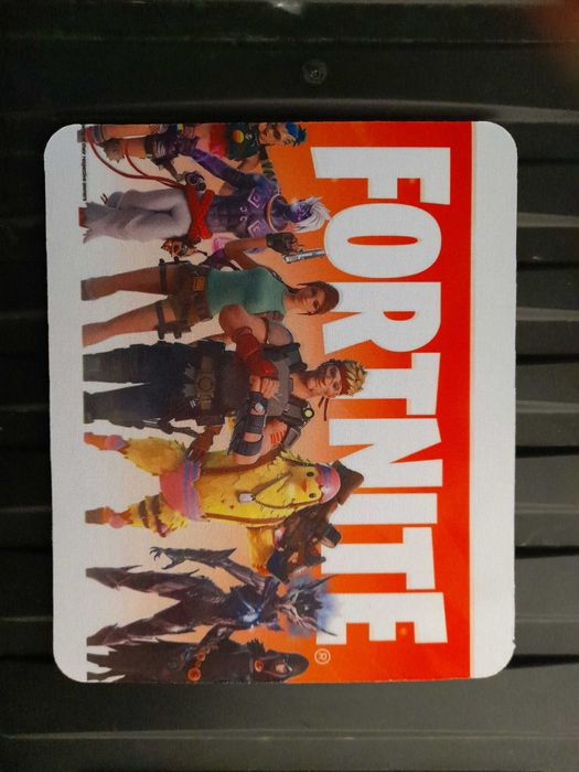 Изработка на стикери, табели, печат на винил и перфофолио, печат на су