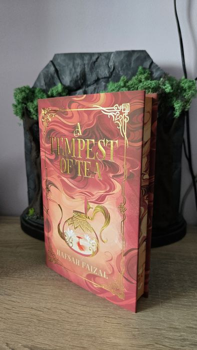 Книги специални издания на Fairyloot и Illumicrate