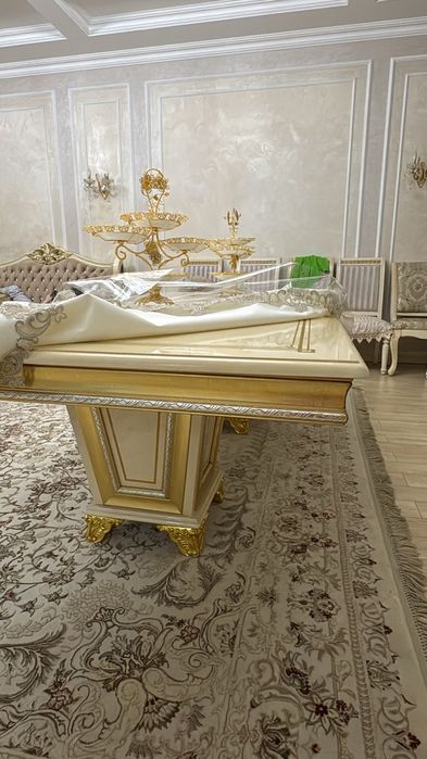 Продаётся комплект для столовой/гостино