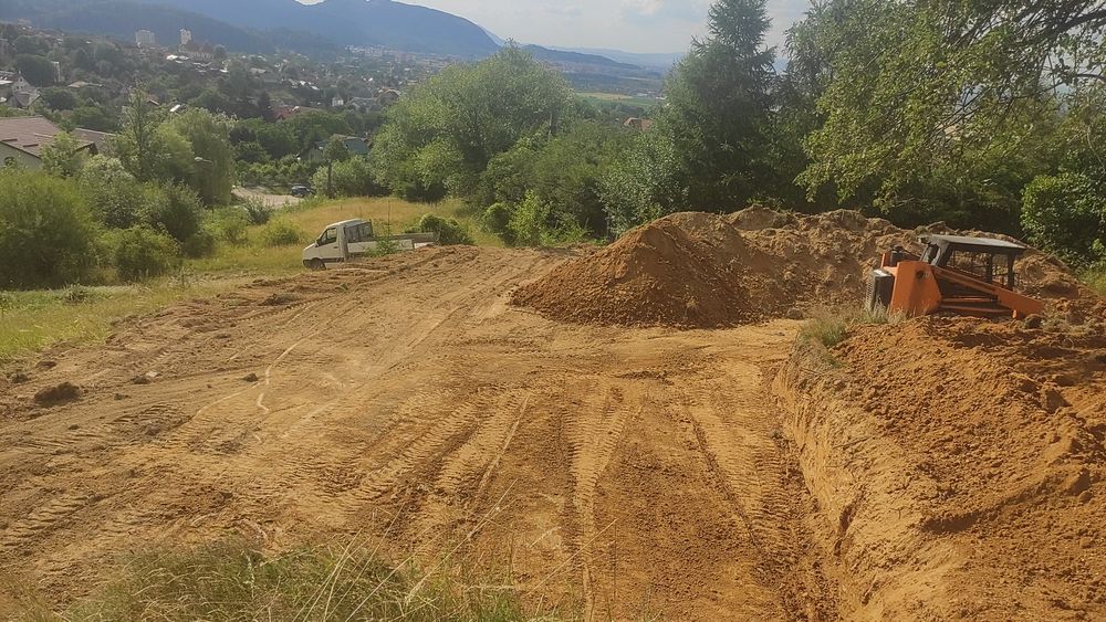 Închiriez mini excavator pt săpături și bobcat, transport piatra etc