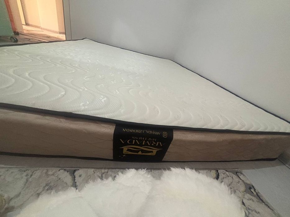 Bu/U matras sotiladi