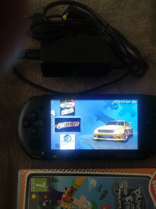 Игра PSP Е 1004 черно