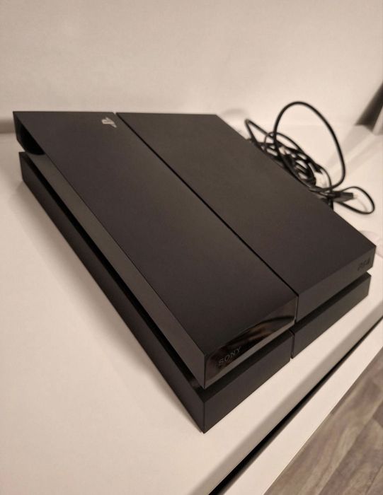 Playstation 4 PS4 Slim 1TB