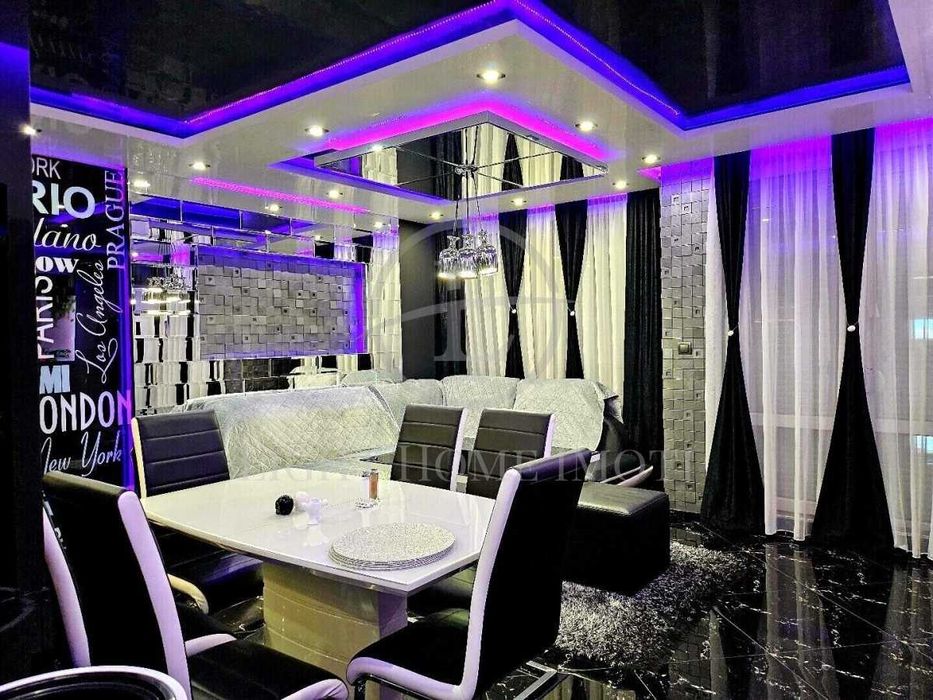 Продава се Тристаен апартамент в Пловдив, Кючук Париж - 100 кв.м за 2100 €/кв.м - Снимка #1