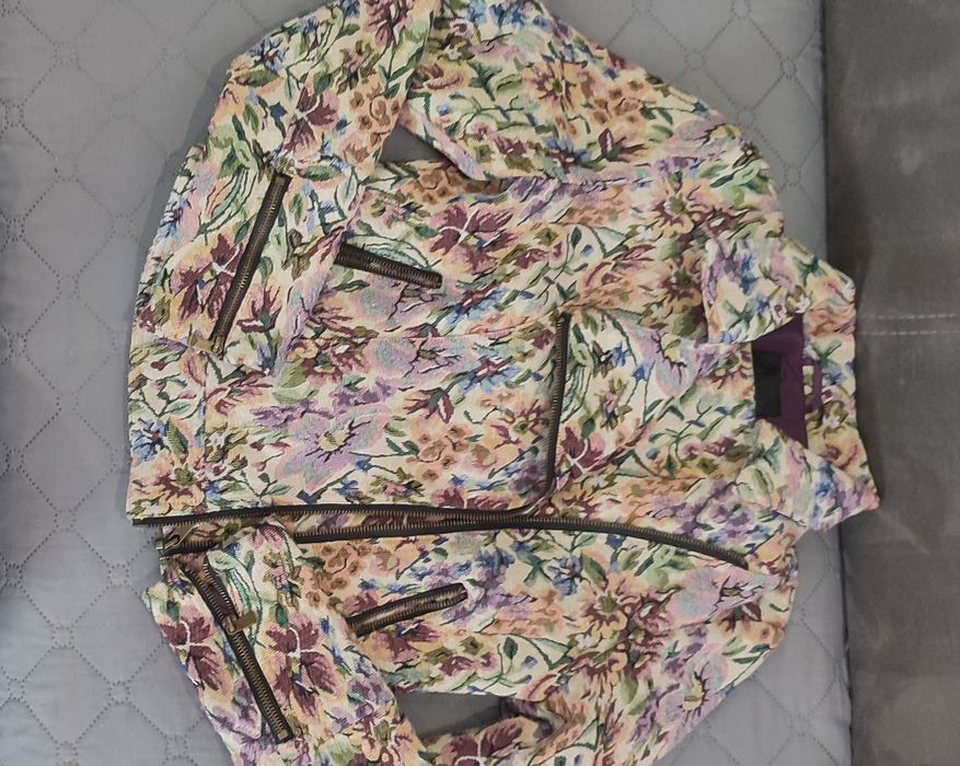 Връхни дамски дрехи