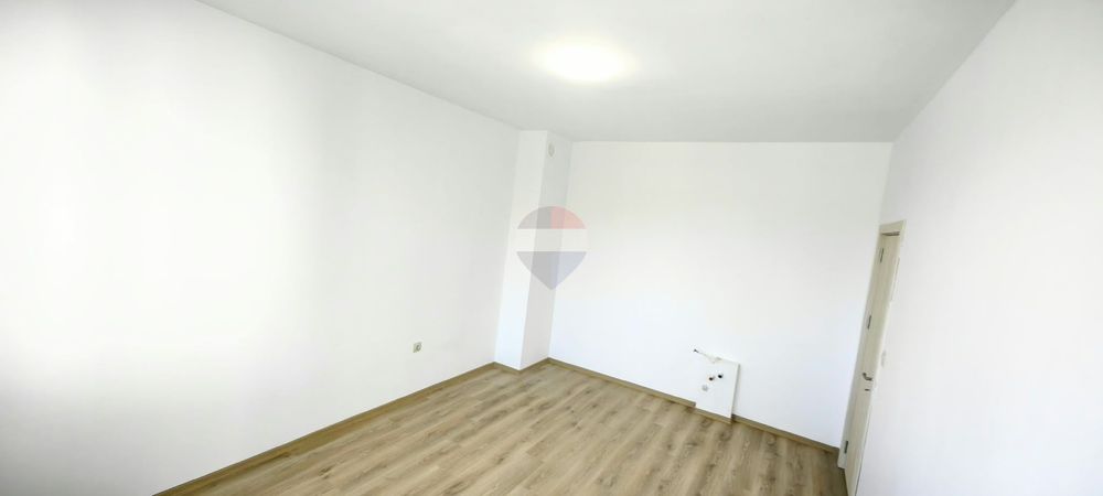 Продава се Двустаен апартамент в Варна, Младост 2 - 40 кв.м за 2798 €/кв.м - Снимка #3