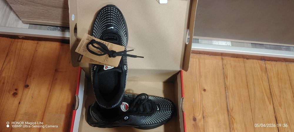 Дамски NIKE AIR MAX DN в черно и червено  37.5 номер  23.5см е стелкат