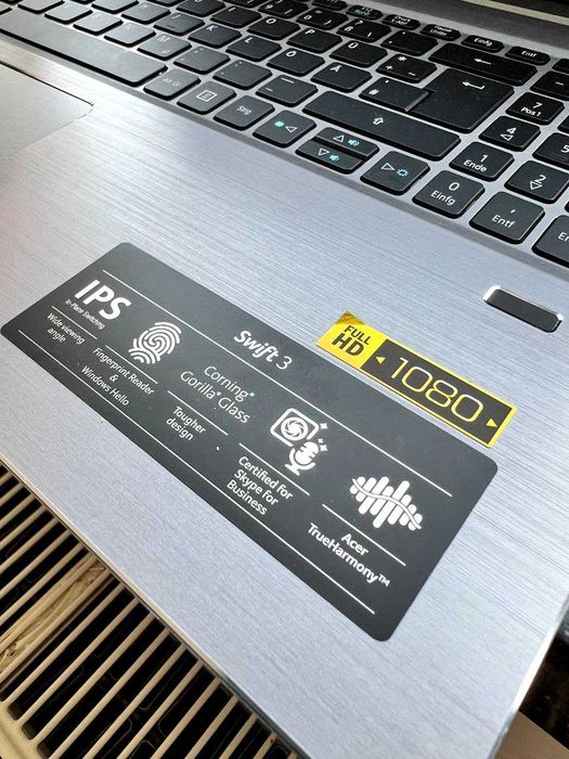 Продавам лаптоп Acer Swift 3
