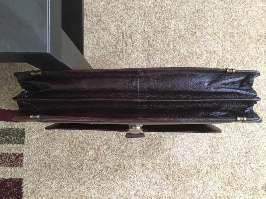 Портфель для деловых мужчин