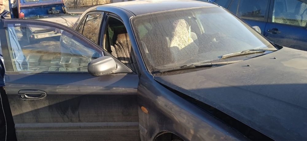 Продам машину мазда 626