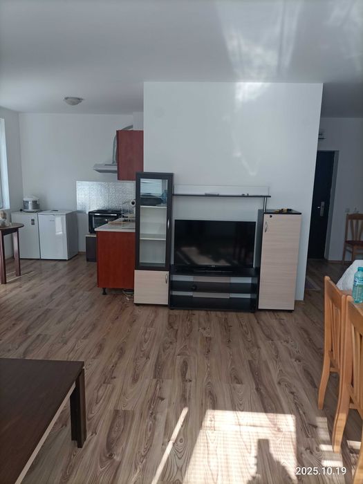 Дава се под наем Тристаен апартамент в Благоевград, Запад - 85 кв.м за 280.5 € - Снимка #1