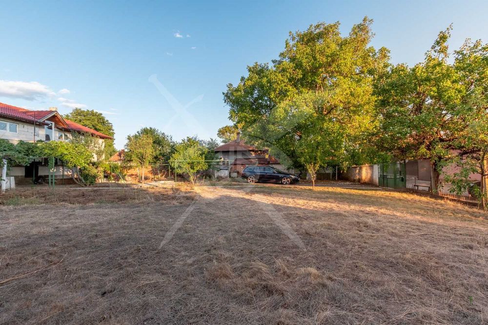 Продава се Къща в с. Горни Богров, Област София-град - 300 кв.м за 833 €/кв.м - Снимка #2