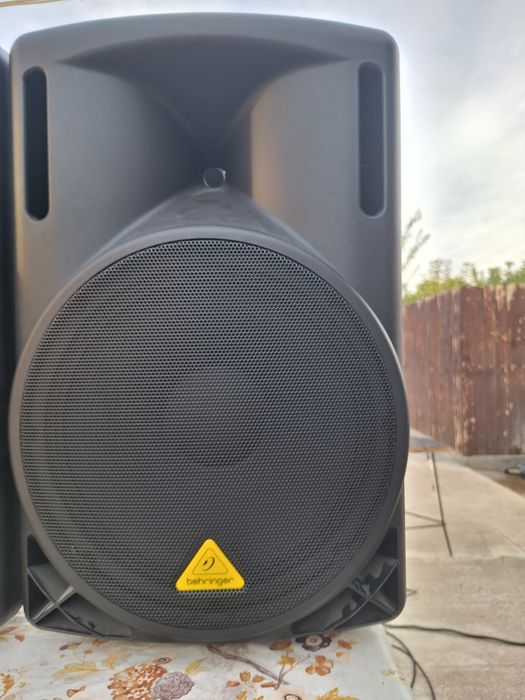 Boxa activa Behringer  B 215 D