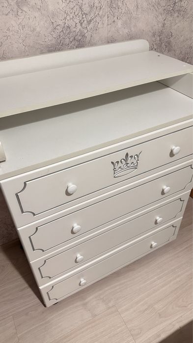 Кроватка с комодом