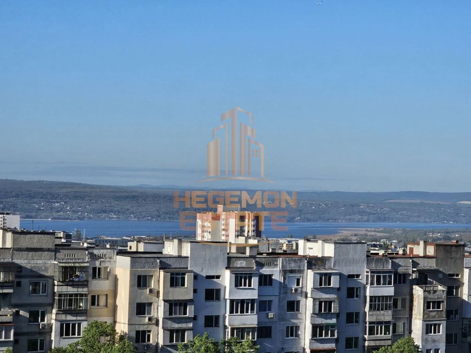 Продава се Четиристаен апартамент в Варна, Възраждане 2 - 90 кв.м за 1999 €/кв.м - Снимка #1