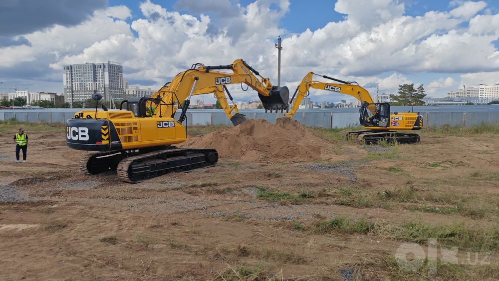 Zanjirli ekskavator JCB JS305