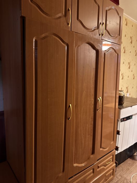 Продам шкаф в комнату