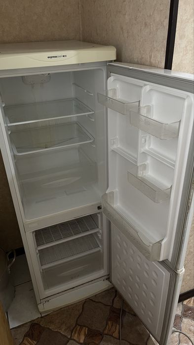 Холодильник LG белый