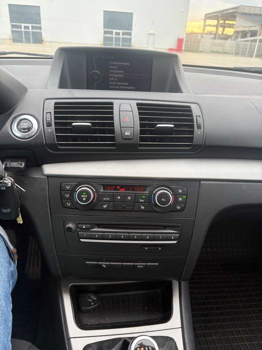 BMW 1 Series 2010 — imagine 3