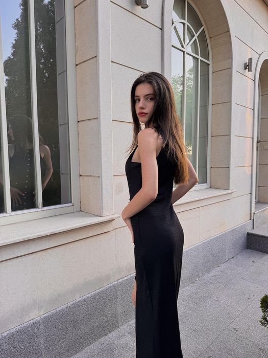 Елегантна дамска черна  рокля