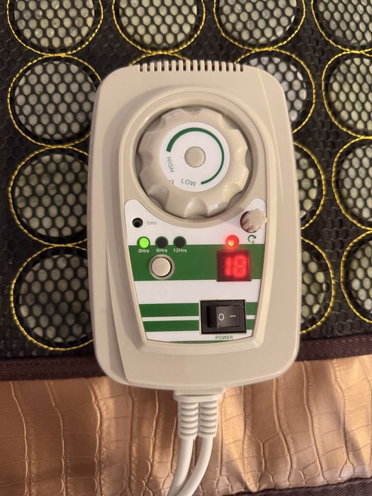 Saltea cu pietre de jad si turmalina