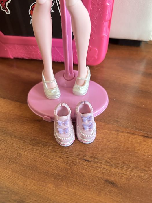 Продаю монстер хай Дракулаура оазис