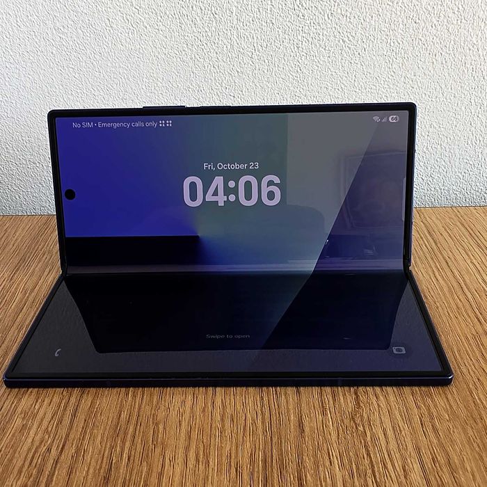 Samsung Galaxy Z Fold7 512GB Blue Shadow – гаранция + подарък калъф