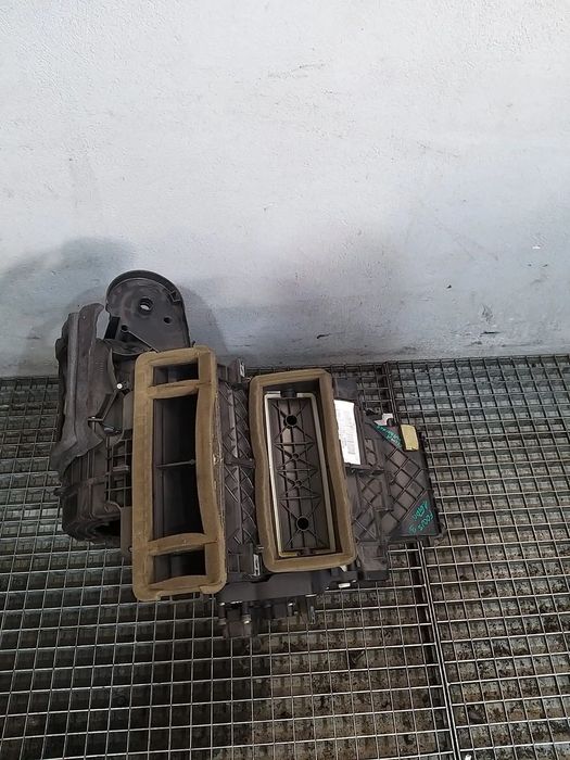 Tulumba aer clima bord ford focus 3 av6n19b555aj