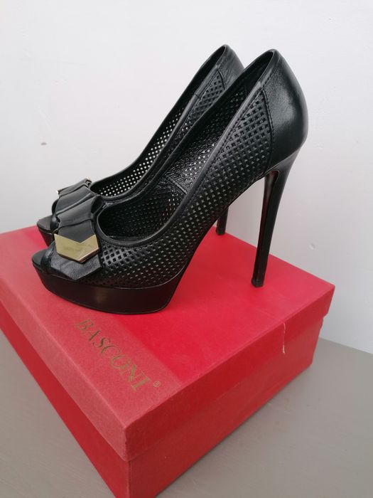 Pantofi decupați, de piele, Basconi, mărimea 39