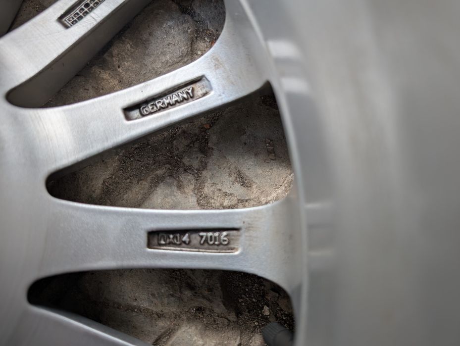 Алумиеви джанти 16" + летни гуми и вентили със сензори за налягане