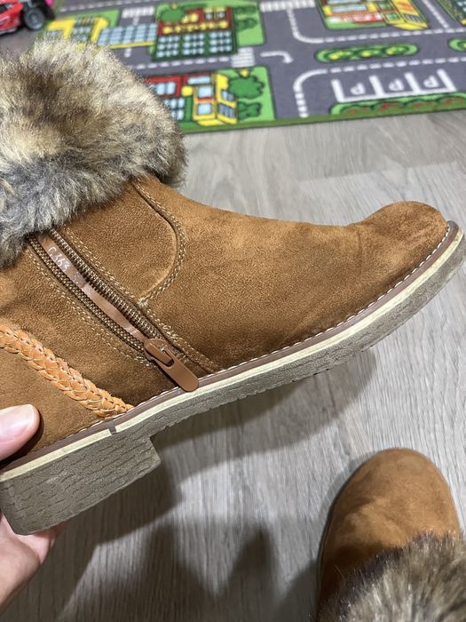 Дамски боти с пух