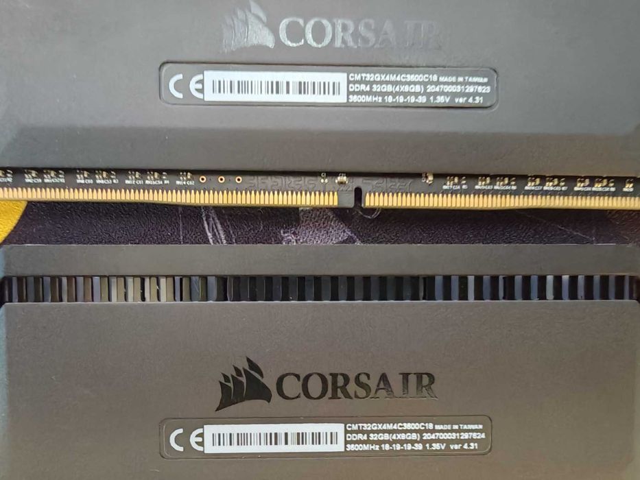 Рам памет Corsair Dominator Platinum RGB 32GB (4 x 8GB) DDR4 3600MHz