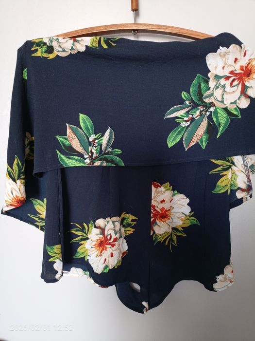 Плащ, блузка, топик