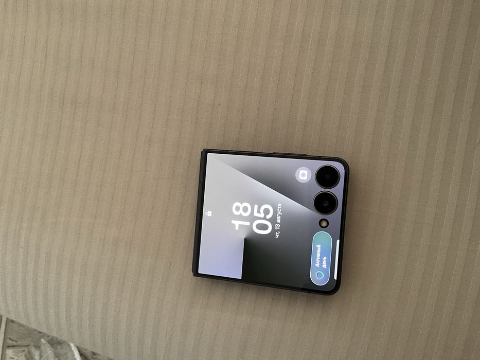 Samsung Z Flip 7 12/512