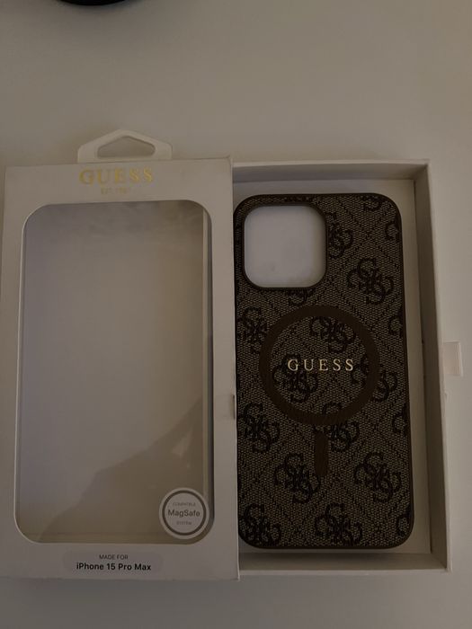 Husa GUESS pentru Iphone 15 pro max compatibila mag safe
