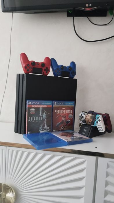 Плэстейшн 4 про 4 джостик