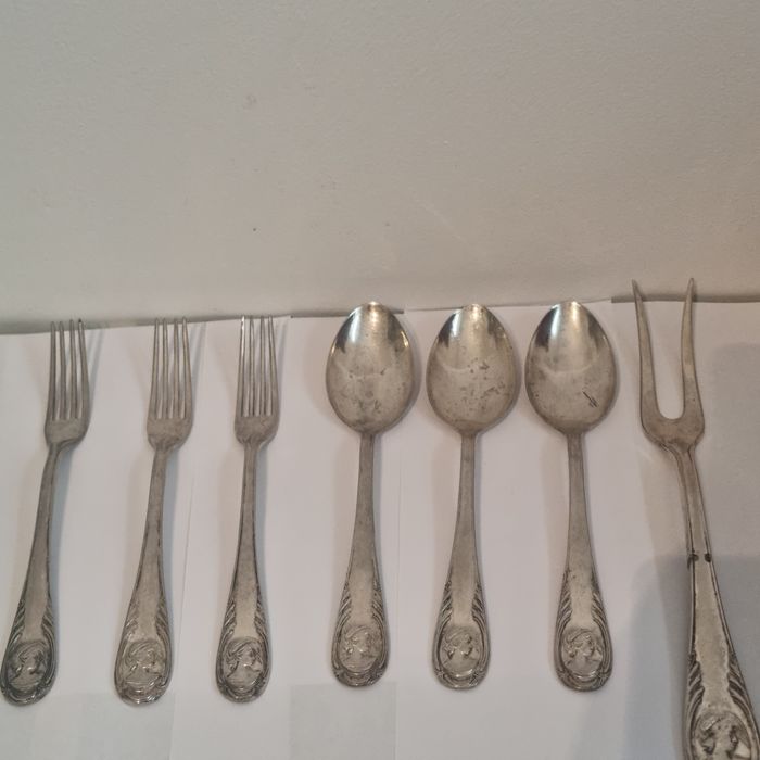 Set tacâmuri vintage model medalion – ARG 800 (placate) – 7 piese –