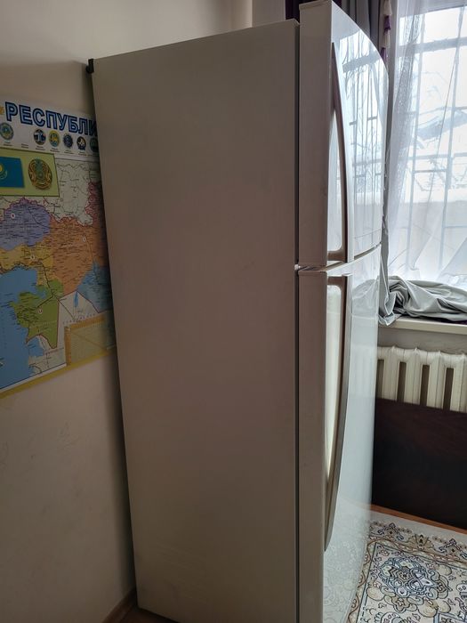 Холодильник большой