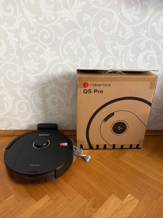 Робот Roborock Q5 Pro много запазен в кутия + подарък консумативи