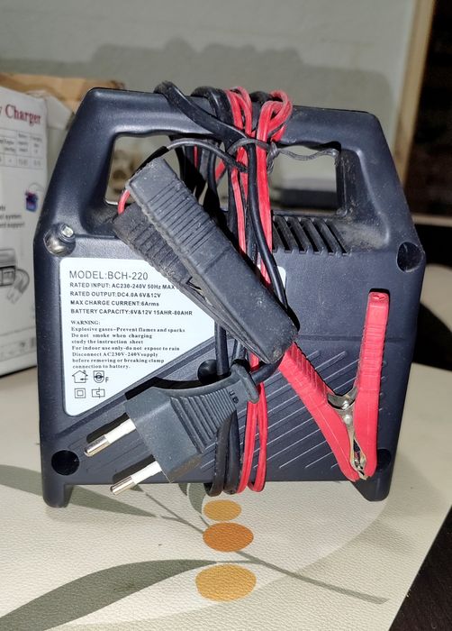 Чисто ново зарядно за акумулатор  20 евро