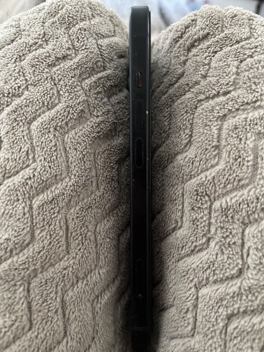 iPhone 15 128ГБ черный