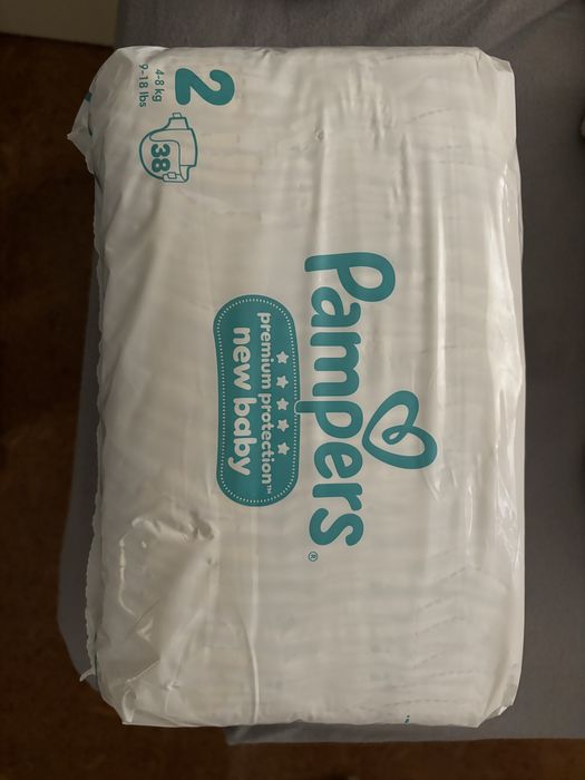 Памперси Pampers Premium Protection номер 2, от Англия