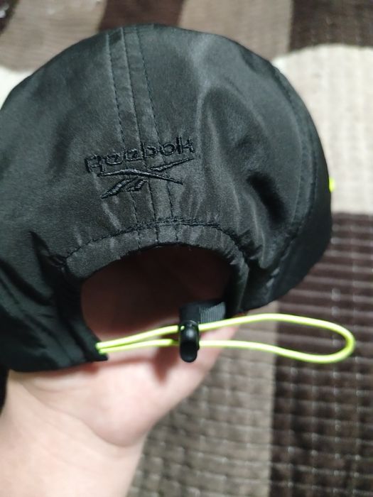 Продам кепку Reebok