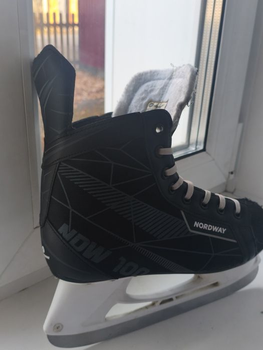 коньки хоккейные