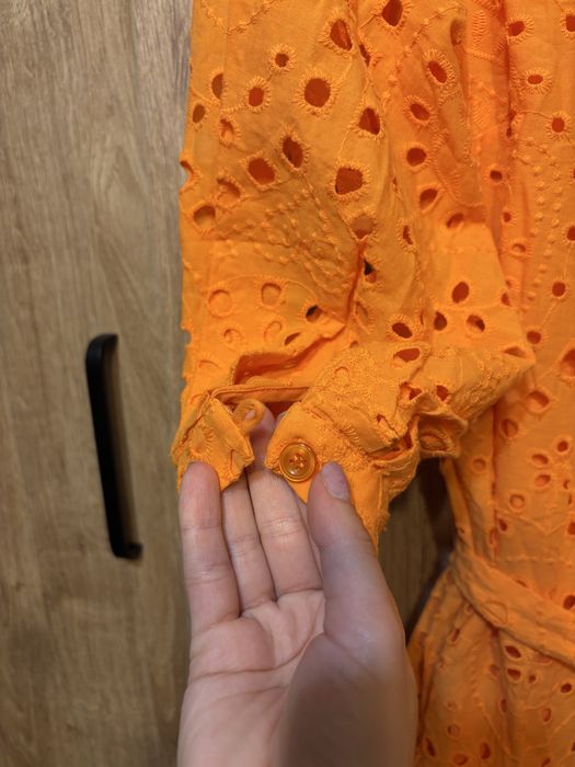 Zara рокля с английска бродерия оранжева