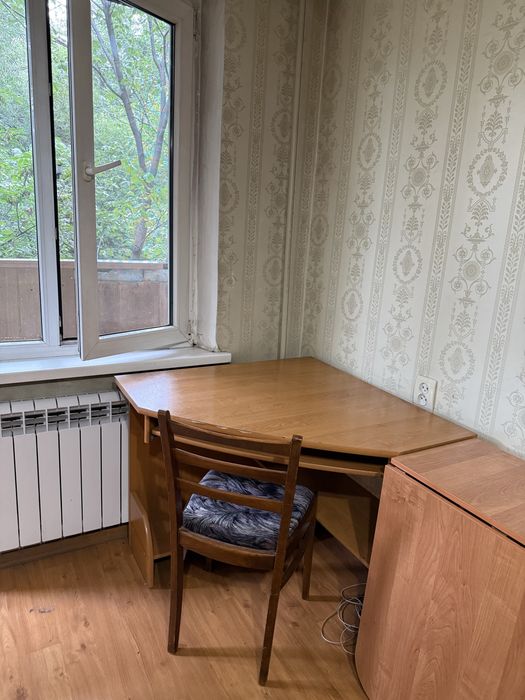 Стол с полкой угловой