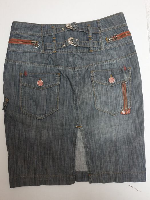 Fusta din blugi deosebita