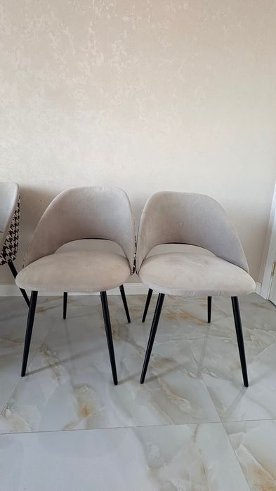 Продам 5 стульев срочно