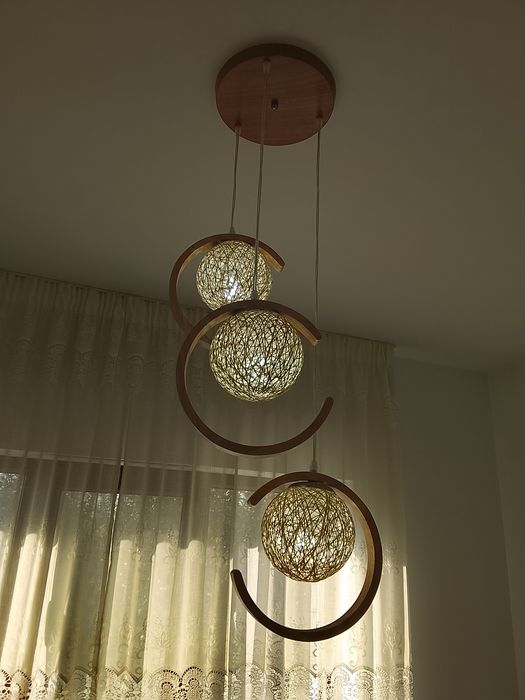 Lustra pentru living